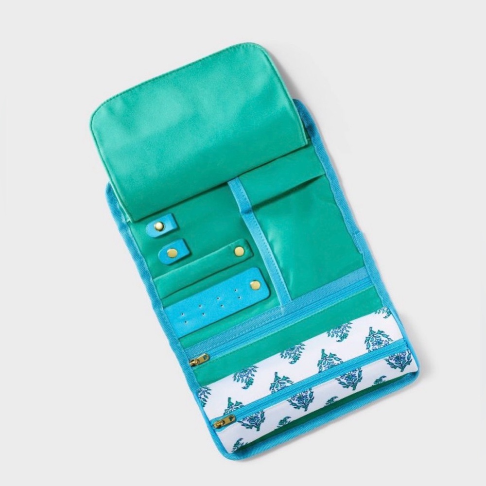 Roller Rabbit x Target Jewelry Roll blue & white